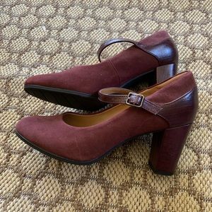 8w Clarks Maroon Mary Janes
